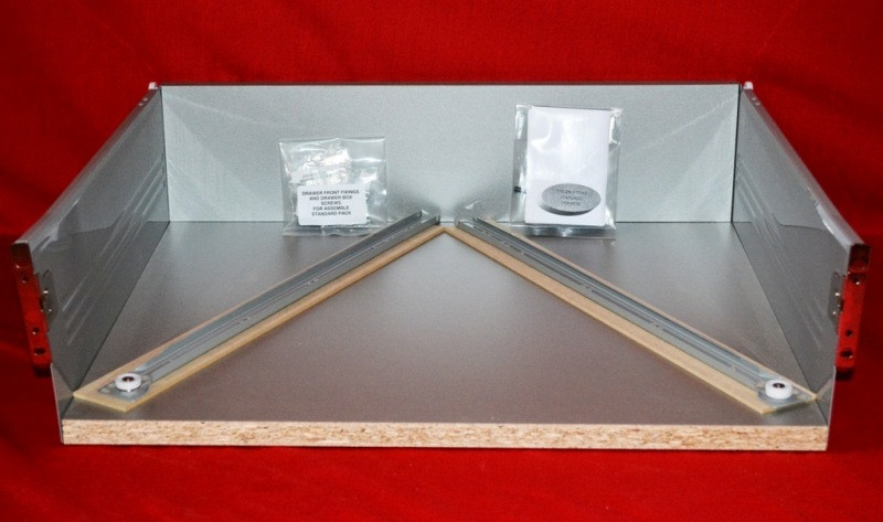 Silver Pan Metal Sided Kitchen Drawer – 400mm D x 150mm H x 400mm W
