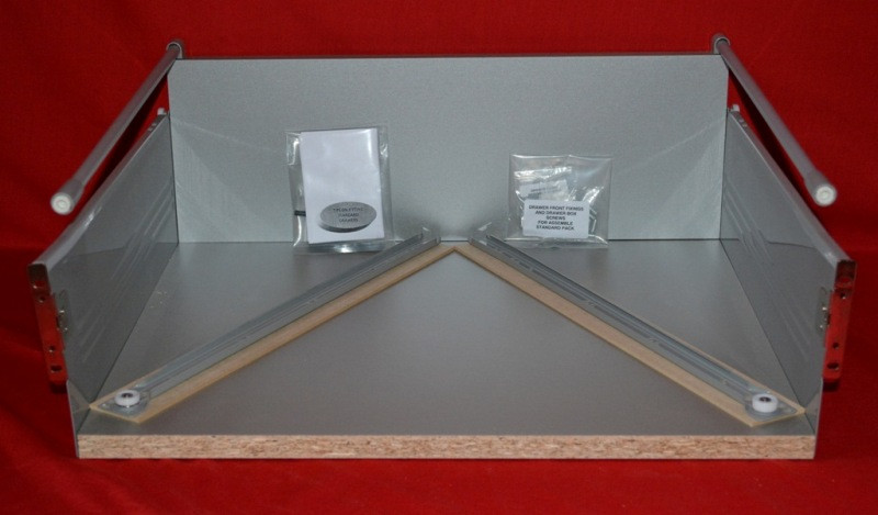 Silver Pan Metal Sided Kitchen Drawer – 350mm D x 250mm H x 300mm W